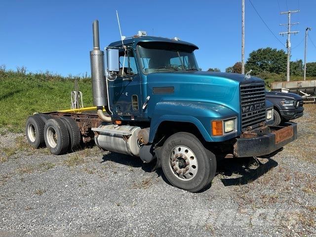 Mack CH613 Kabīnes un interjers