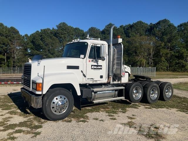 Mack CH613 Vilcēji