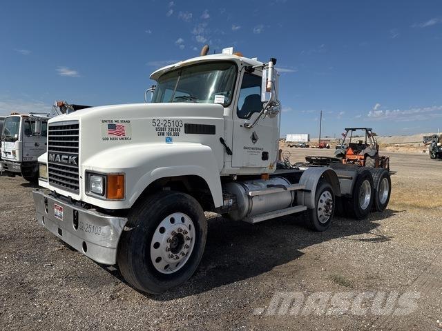 Mack CHN613 Vilcēji
