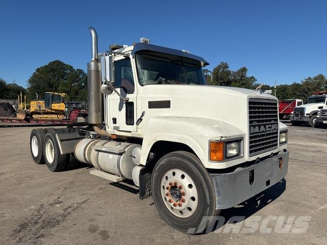 Mack CHN613 Vilcēji