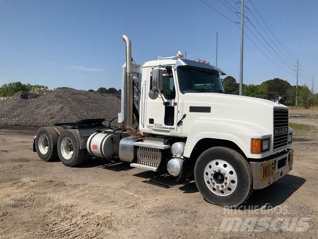 Mack CHU613 Vilcēji
