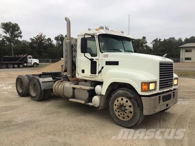 Mack CHU613 Vilcēji