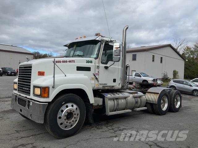 Mack CHU613 Vilcēji