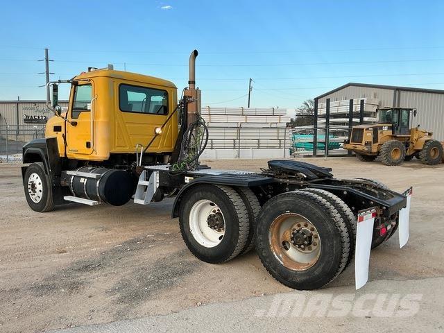 Mack CHU613 Vilcēji