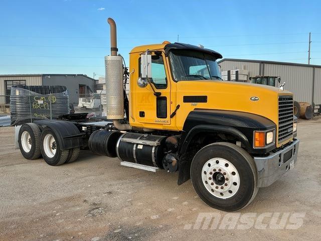 Mack CHU613 Vilcēji