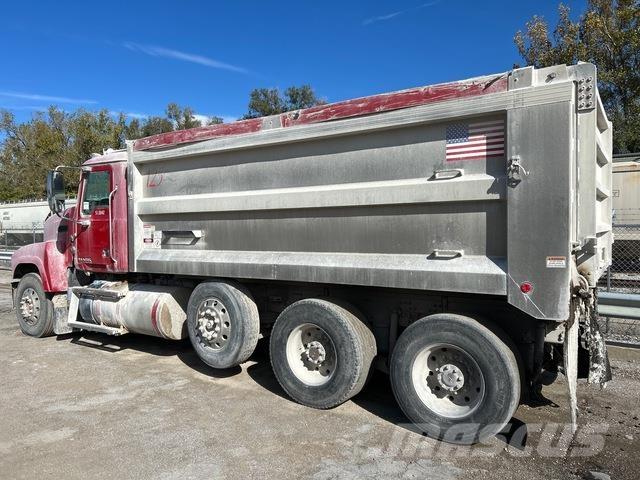 Mack CHU613 Pašizgāzējs