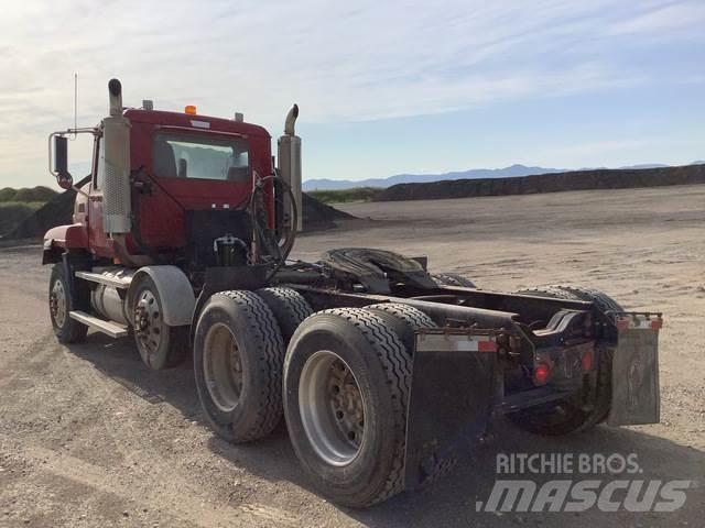Mack CL733 Vilcēji