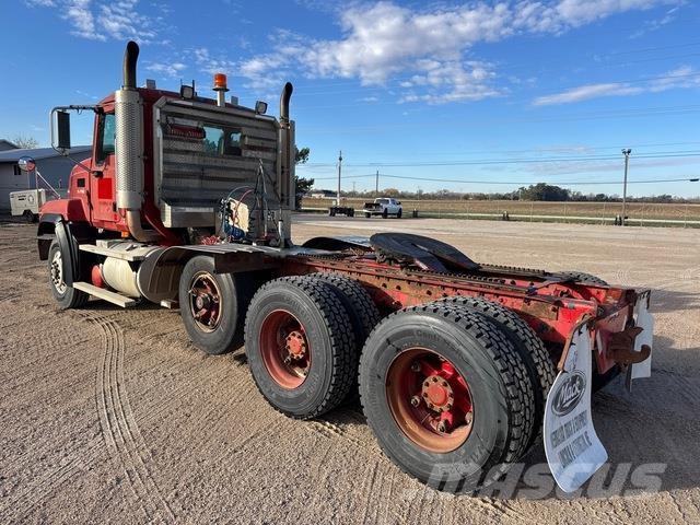 Mack CL733 Vilcēji