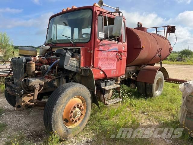 Mack CM422 Ūdens mašīnas