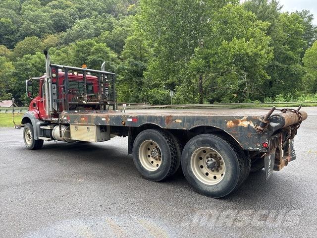 Mack CT713 Evakuators ar manipulatoru
