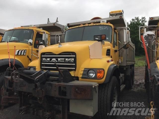 Mack CV700 Sniega naži un tīrītāji