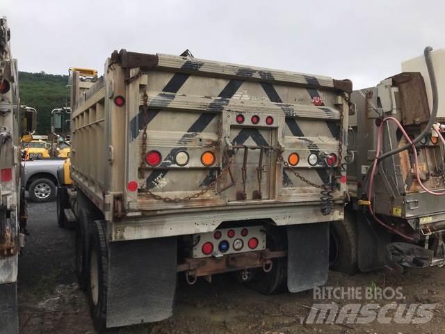 Mack CV700 Sniega naži un tīrītāji