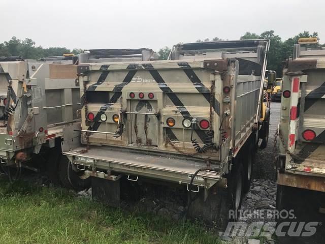 Mack CV700 Sniega naži un tīrītāji