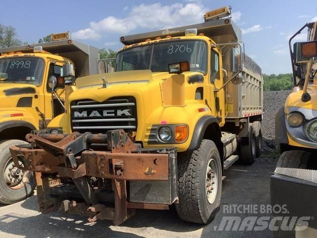 Mack CV700 Sniega naži un tīrītāji