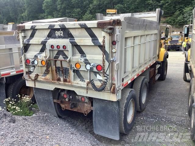 Mack CV700 Sniega naži un tīrītāji