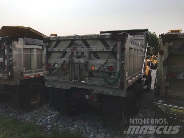 Mack CV700 Sniega naži un tīrītāji