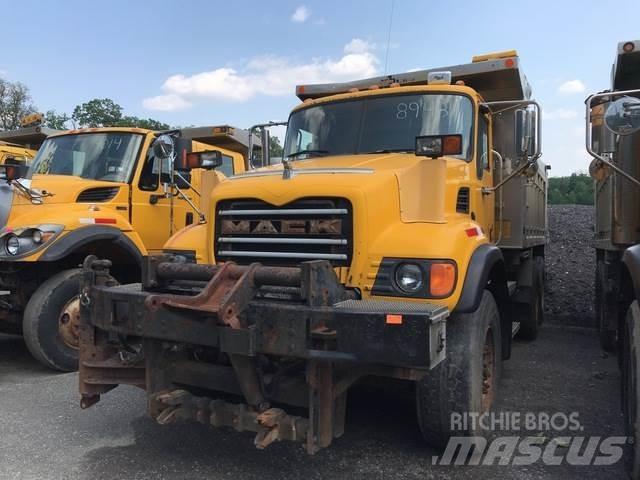 Mack CV700 Sniega naži un tīrītāji