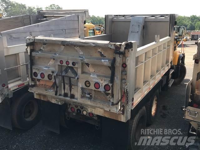 Mack CV700 Sniega naži un tīrītāji