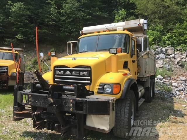 Mack CV700 Sniega naži un tīrītāji