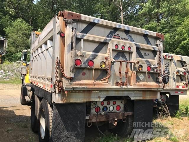 Mack CV700 Sniega naži un tīrītāji