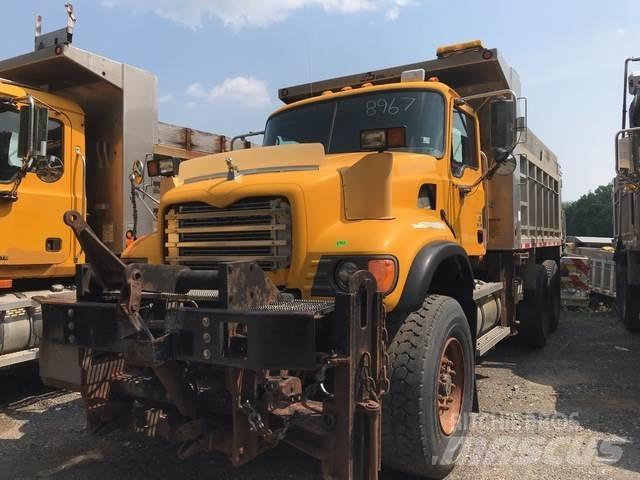 Mack CV700 Sniega naži un tīrītāji