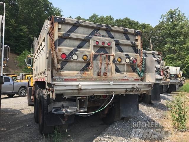 Mack CV700 Sniega naži un tīrītāji