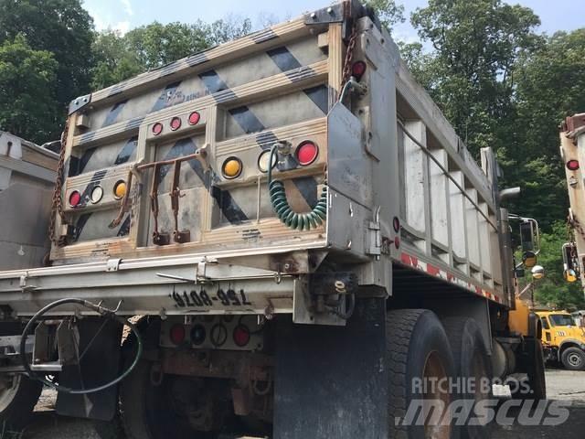 Mack CV700 Sniega naži un tīrītāji