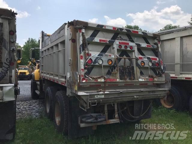 Mack CV700 Sniega naži un tīrītāji