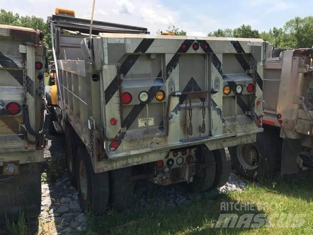 Mack CV700 Sniega naži un tīrītāji