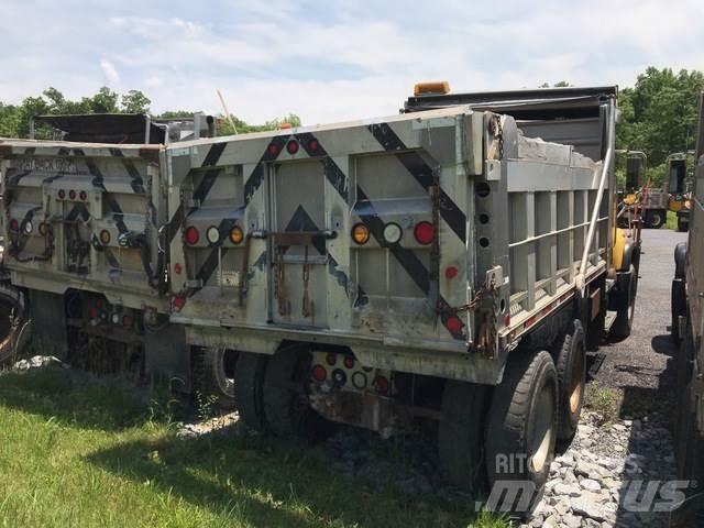 Mack CV700 Sniega naži un tīrītāji