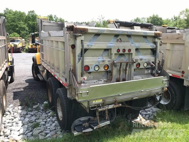 Mack CV700 Sniega naži un tīrītāji