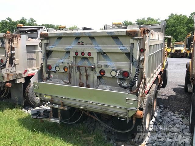 Mack CV700 Sniega naži un tīrītāji