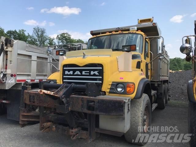 Mack CV700 Sniega naži un tīrītāji