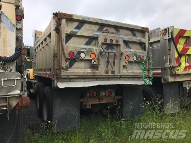 Mack CV700 Sniega naži un tīrītāji