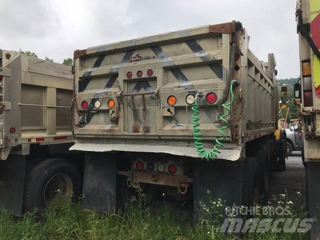 Mack CV700 Sniega naži un tīrītāji