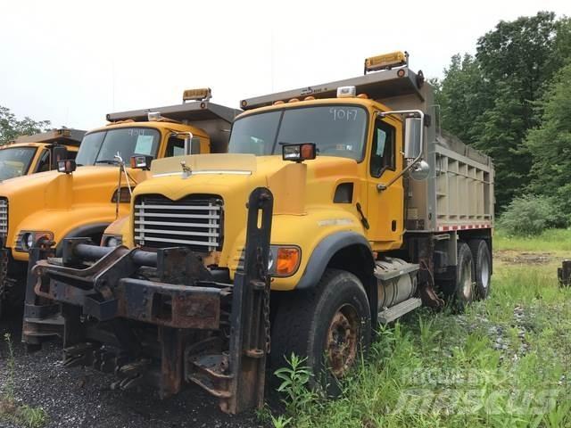 Mack CV700 Pašizgāzējs