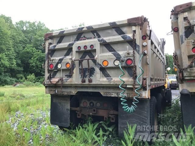 Mack CV700 Pašizgāzējs