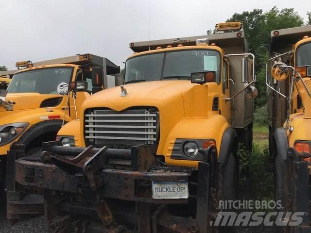 Mack CV700 Sniega naži un tīrītāji