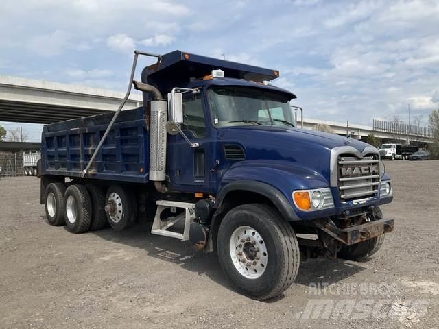 Mack CV713 Pašizgāzējs