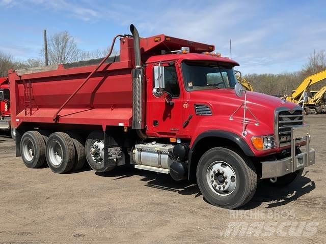 Mack CV713 Pašizgāzējs