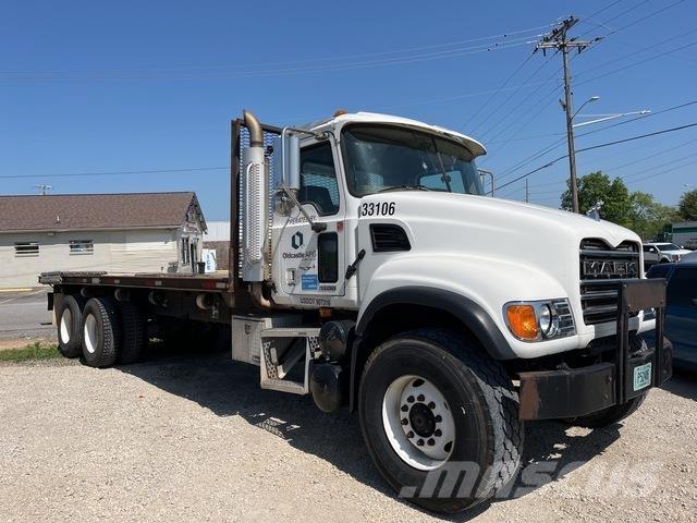 Mack CV713 Platformas/izkraušana no sāniem