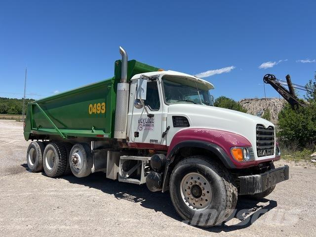 Mack CV713 Pašizgāzējs