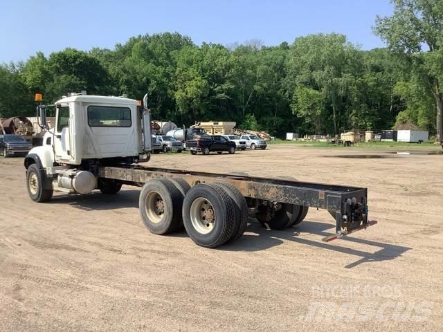 Mack CV713 Kabīnes un interjers
