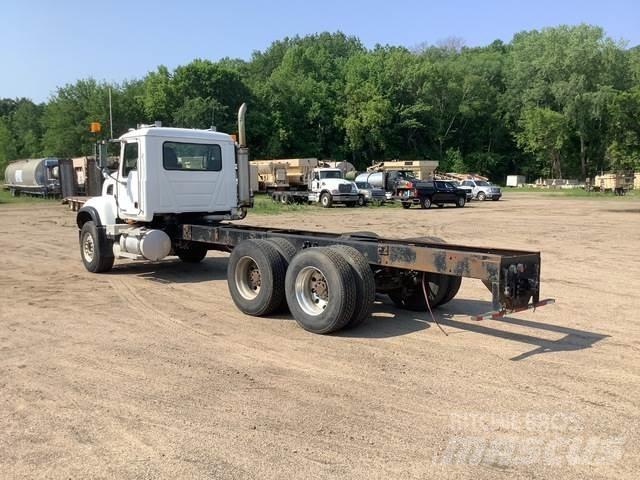 Mack CV713 Kabīnes un interjers