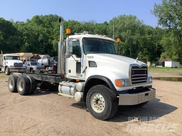 Mack CV713 Kabīnes un interjers