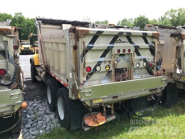 Mack CV713 Sniega naži un tīrītāji