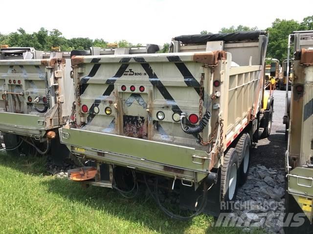 Mack CV713 Sniega naži un tīrītāji