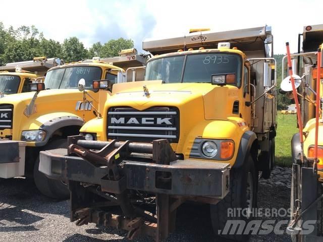 Mack CV713 Sniega naži un tīrītāji