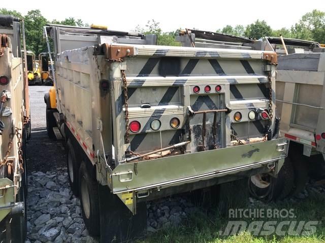 Mack CV713 Sniega naži un tīrītāji