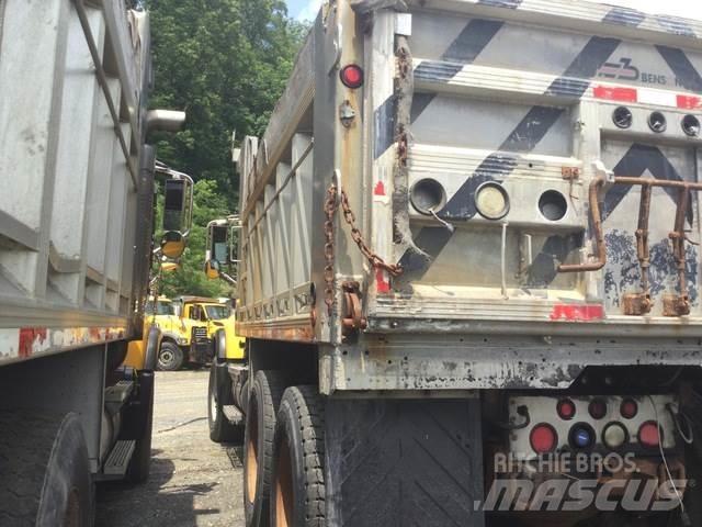 Mack CV713 Smilšu un sāls kaisītāji